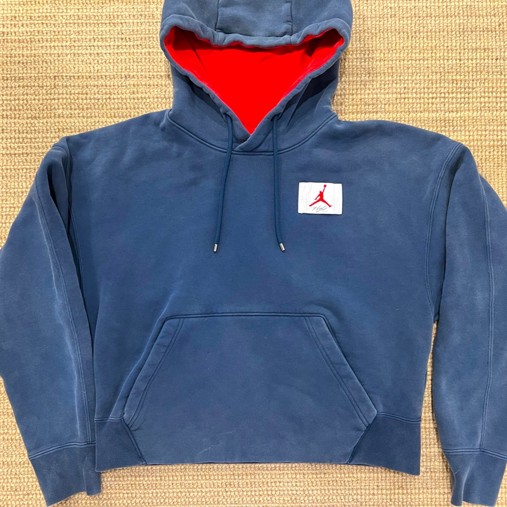Jordan crop hoodie sweatshirt w/pocket.